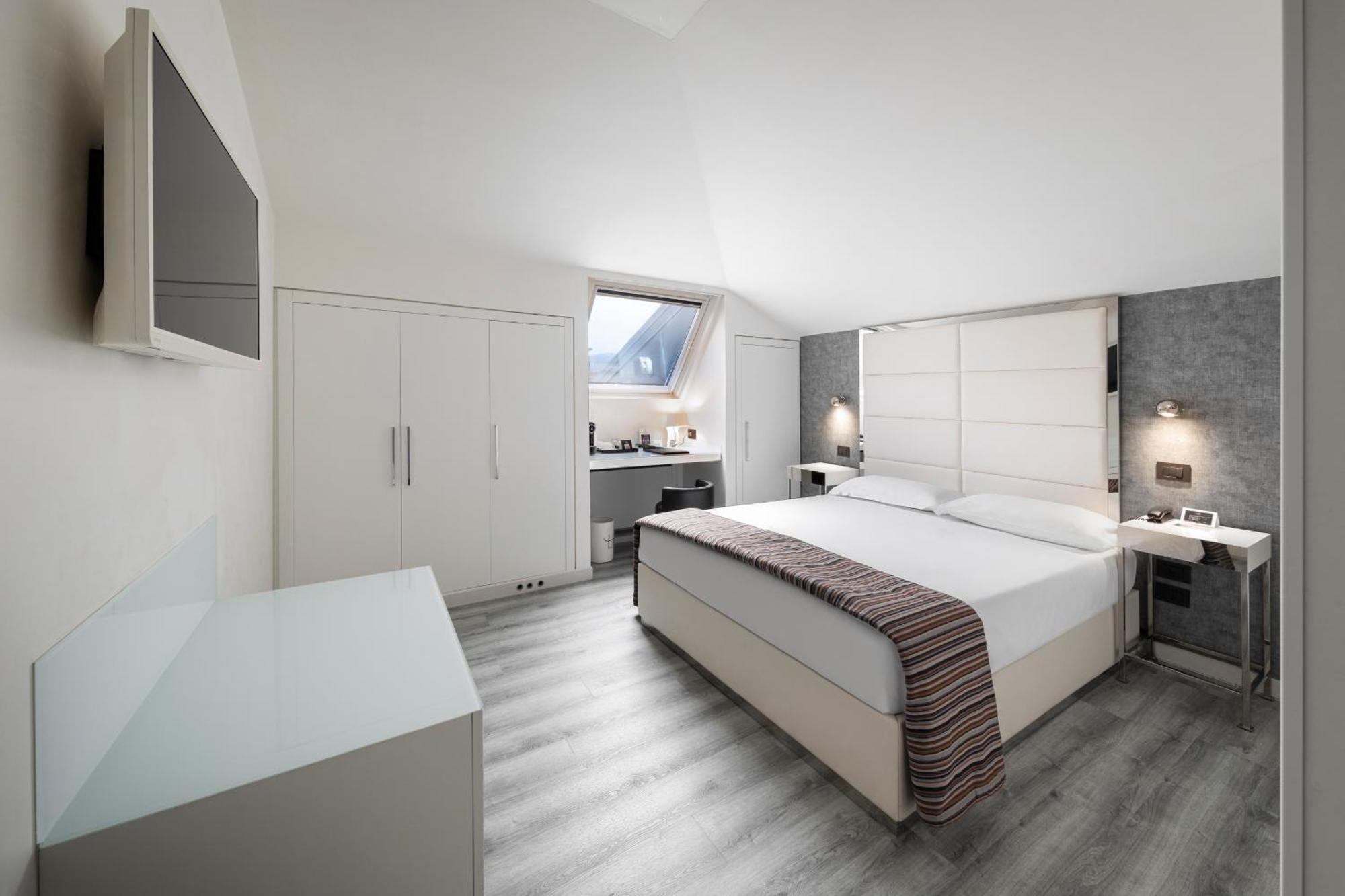 Lhp Hotel Montecatini Palace & Spa Εξωτερικό φωτογραφία A bedroom at the hotel